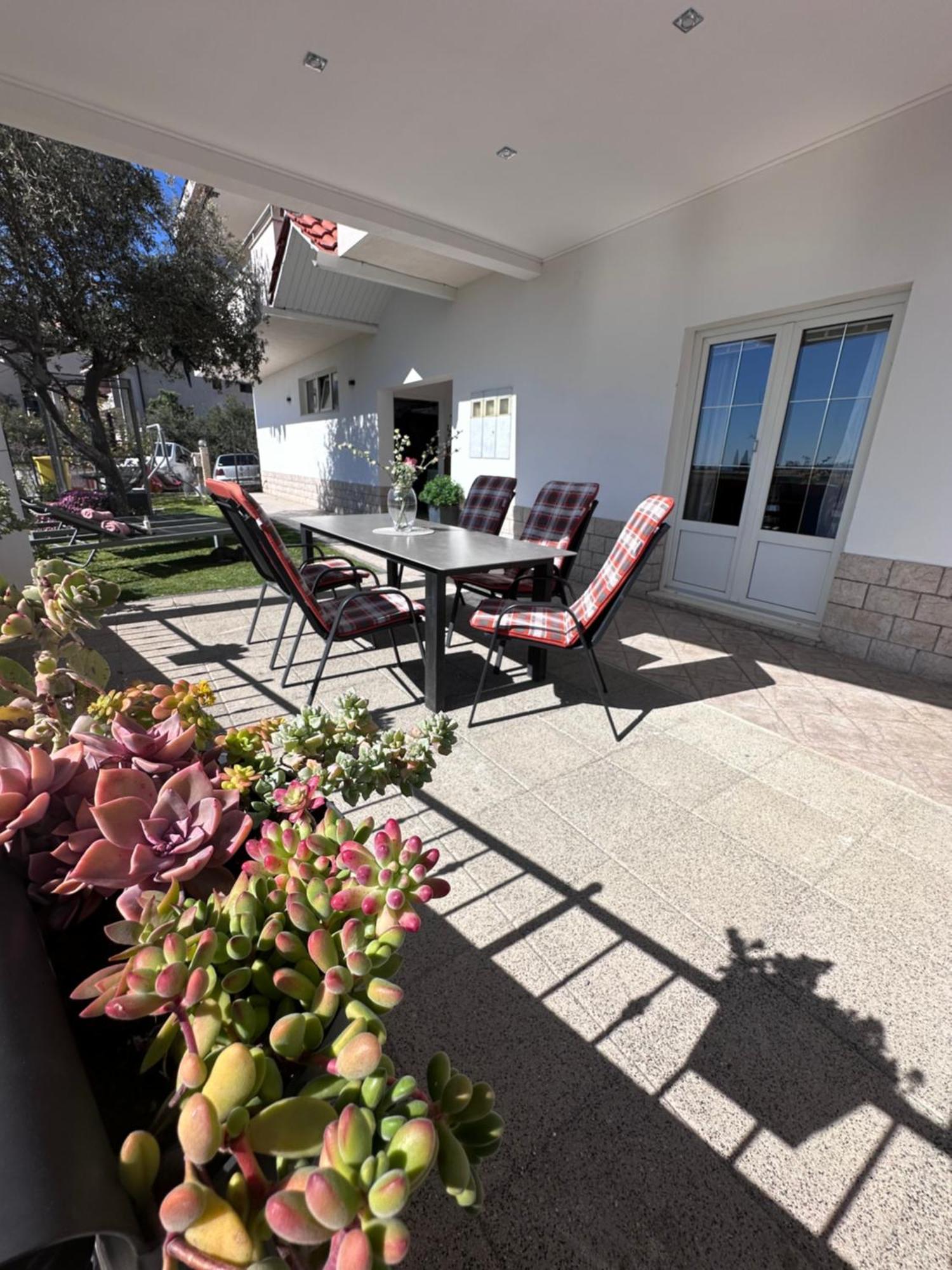 Apartmani Bilic Dugi Rat Exterior foto