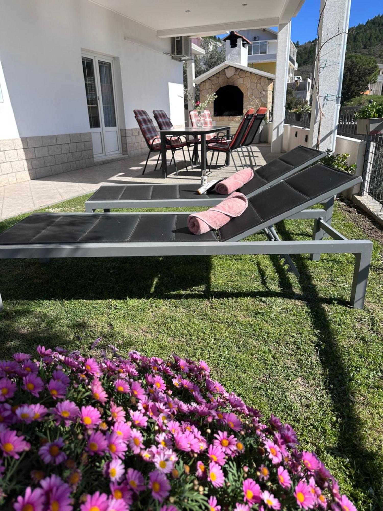 Apartmani Bilic Dugi Rat Exterior foto